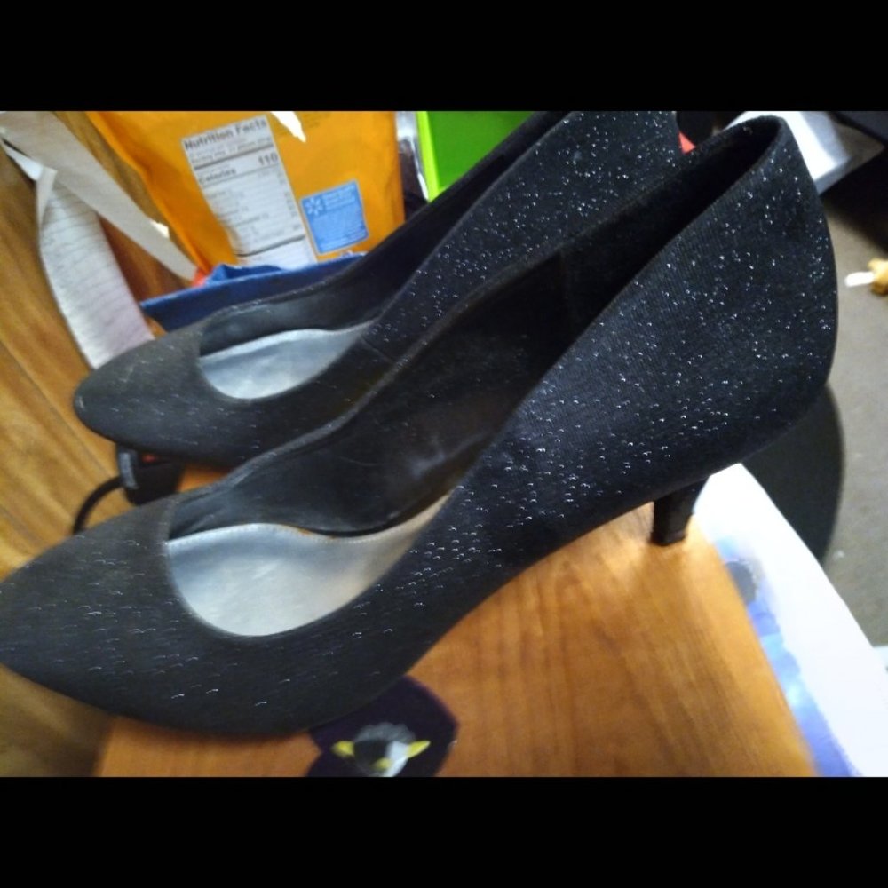 Used FIONI  Sparkly Black heels